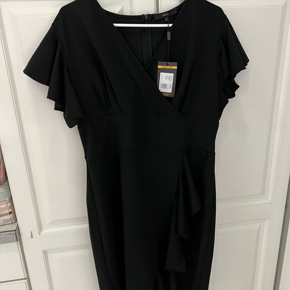 Black dress - Picture 7 of 10